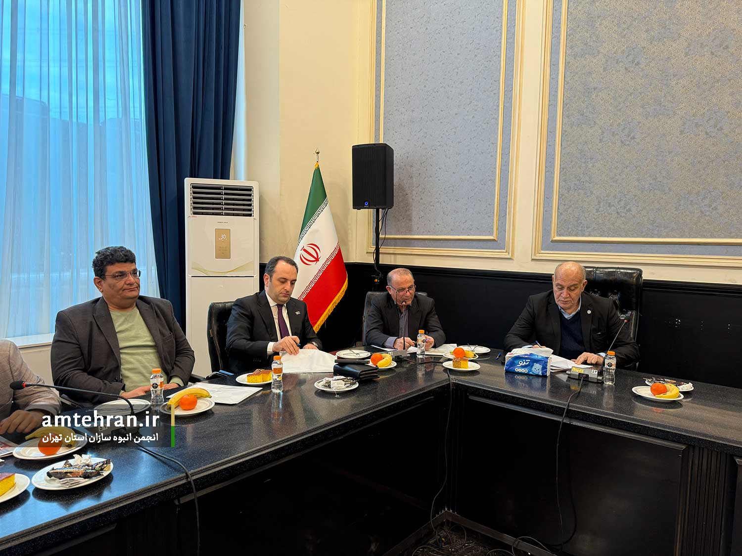 نشس هم اندیشی