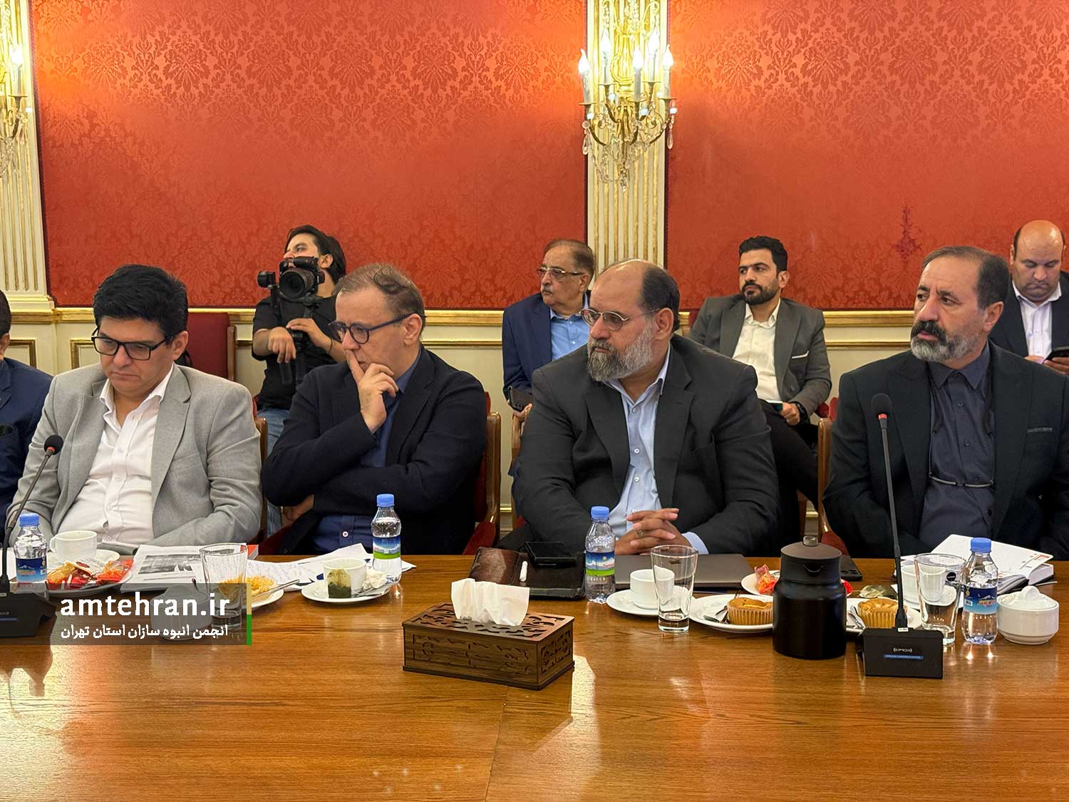 نشست با وزیر میراث
