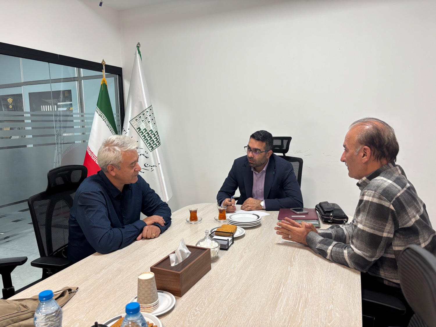 دیدار دبیر انجمن با اعضا/ تأکید انجمن انبوه‌سازان مسکن و ساختمان استان تهران بر پیگیری مطالبات ...