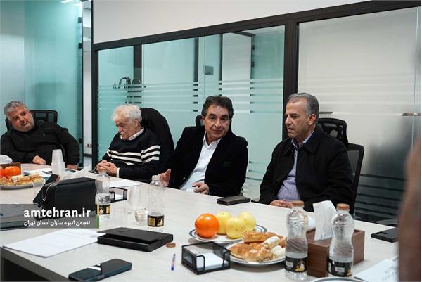 تجلیل از دکتر آدینه شورای عالی تشکل ها