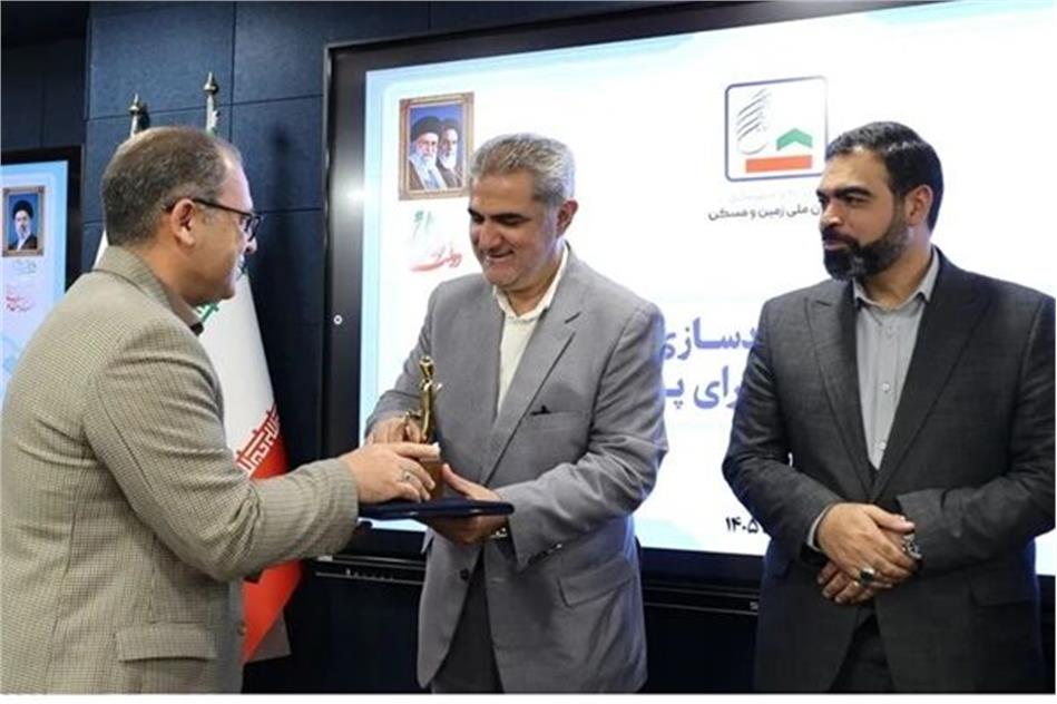 معاونت مسکن و ساختمان راه و شهرسازی تهران در جمع برترین‌های کشور قرار گرفت